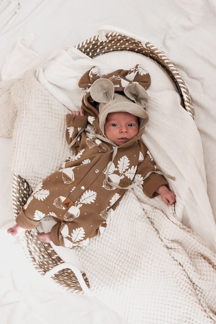 Kombinezon Dziecięcy Brązowy w Żołędzie