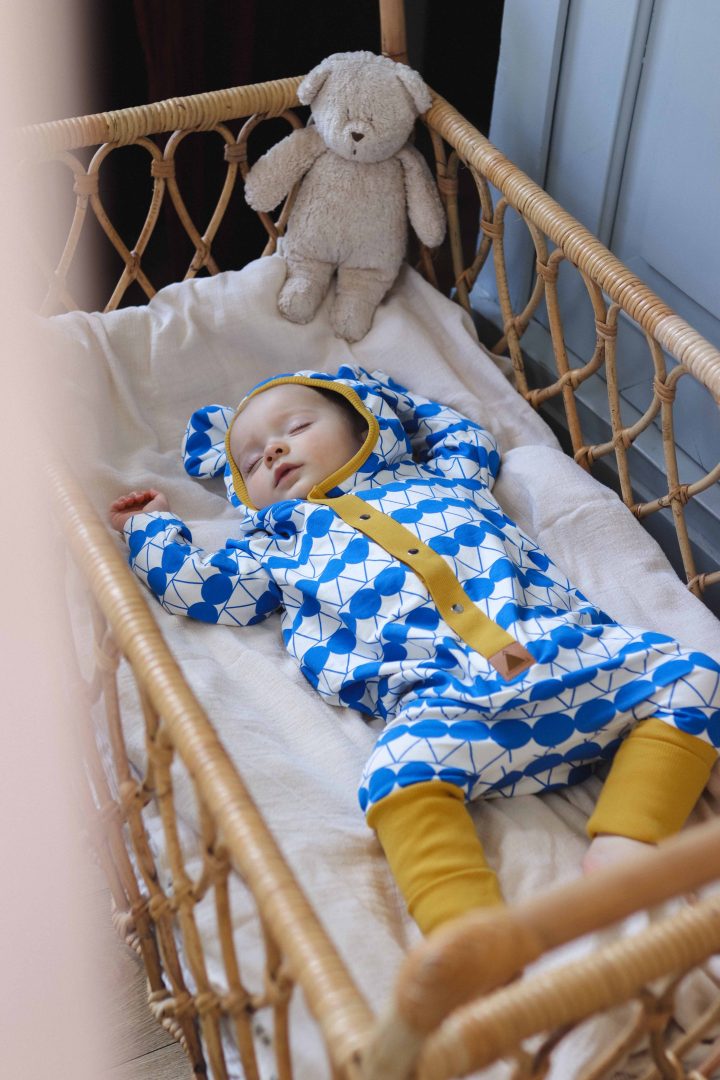 Kombinezon Dziecięcy w Niebieskie Kropki